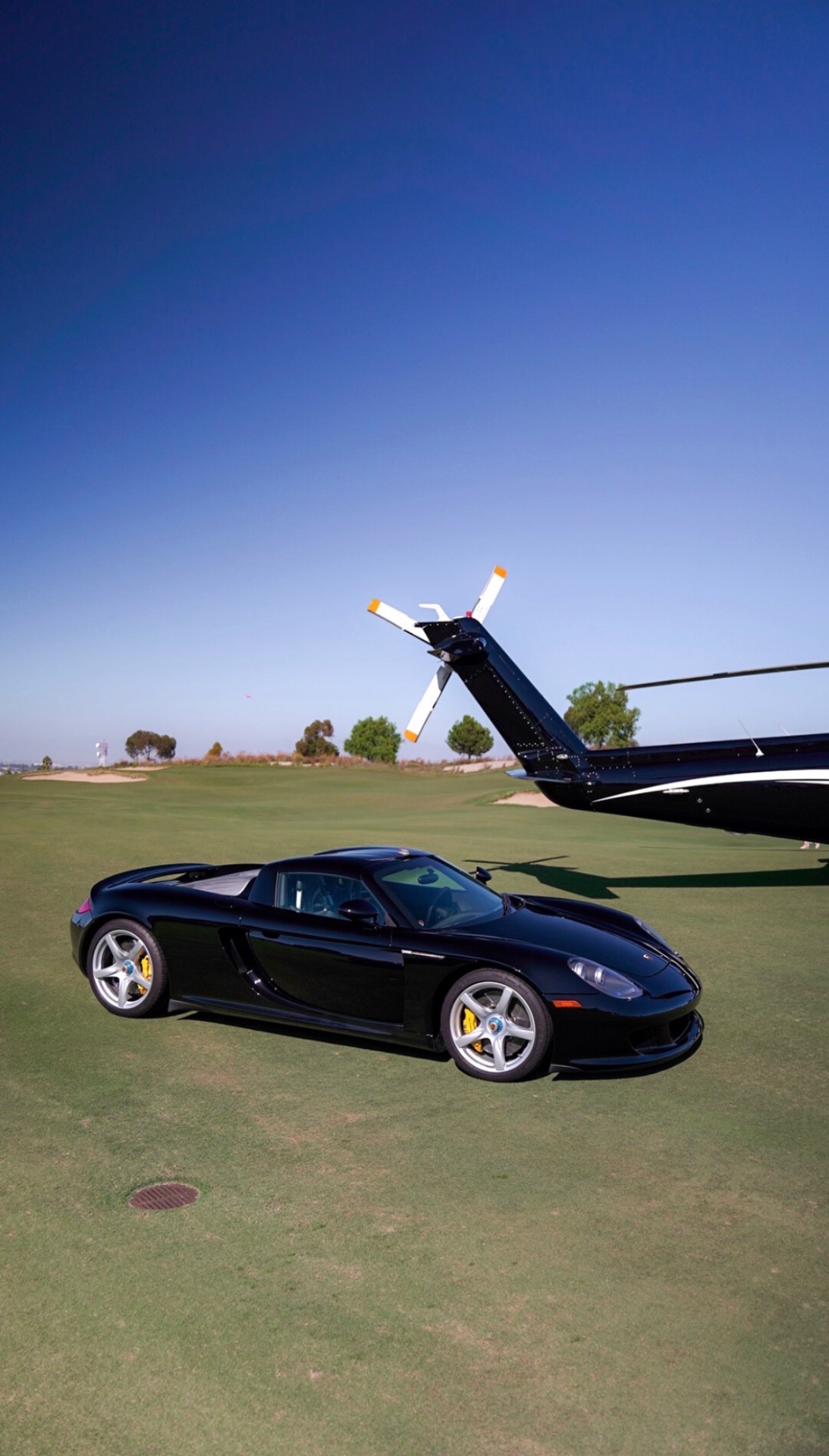 Porsche Carrera GT shot 2