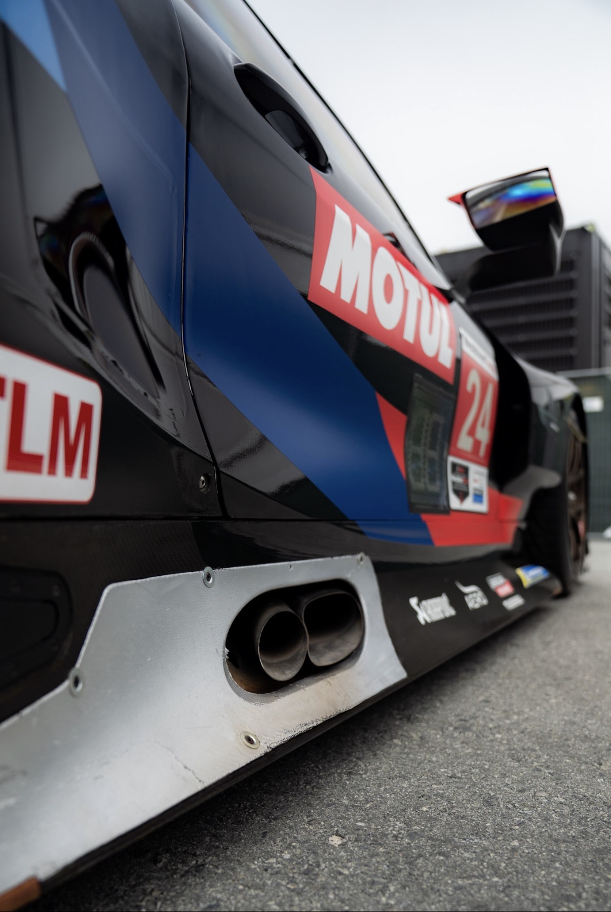 Porsche & BMW 911 RSR / M8 GTE shot 10