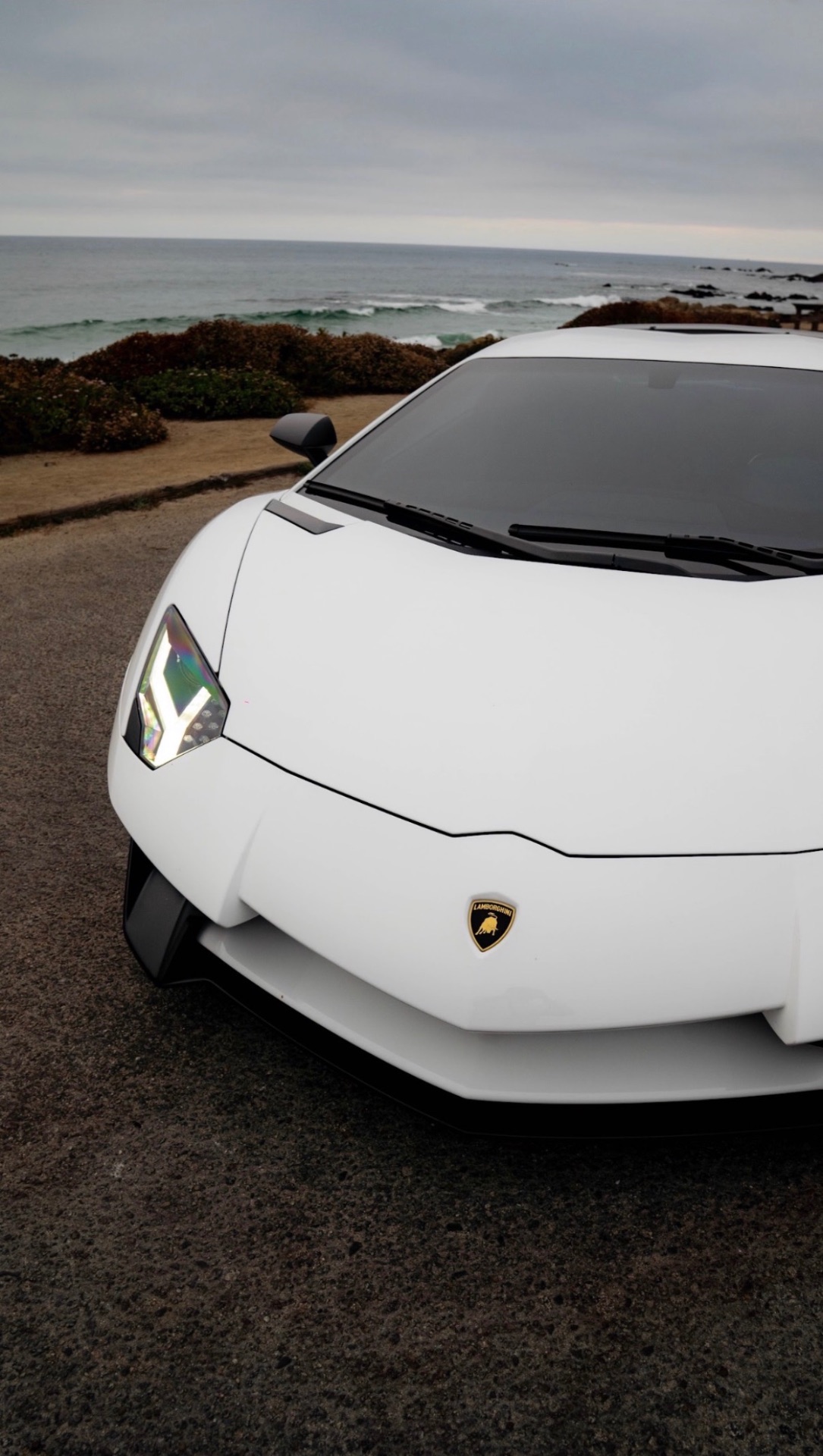 Lamborghini Aventador SV shot 2